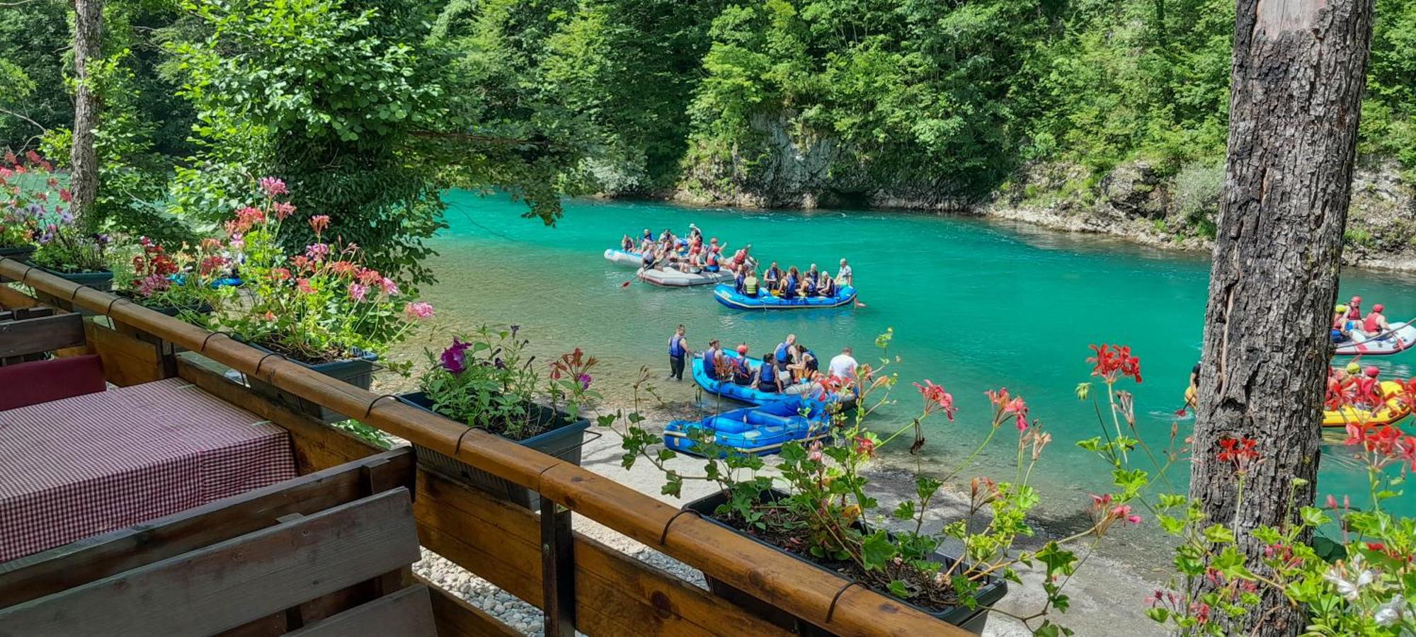 Rafting Camp Encijan Hotel Foca Exterior photo