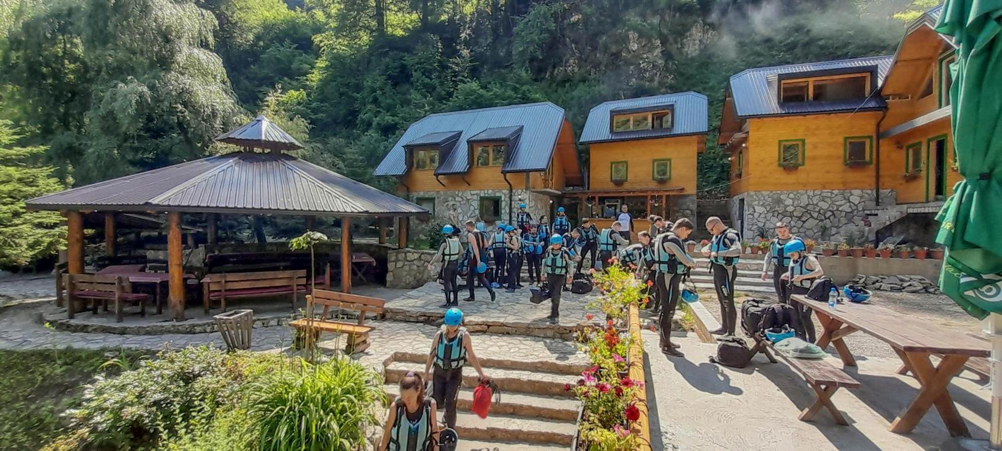 Rafting Camp Encijan Hotel Foca Exterior photo