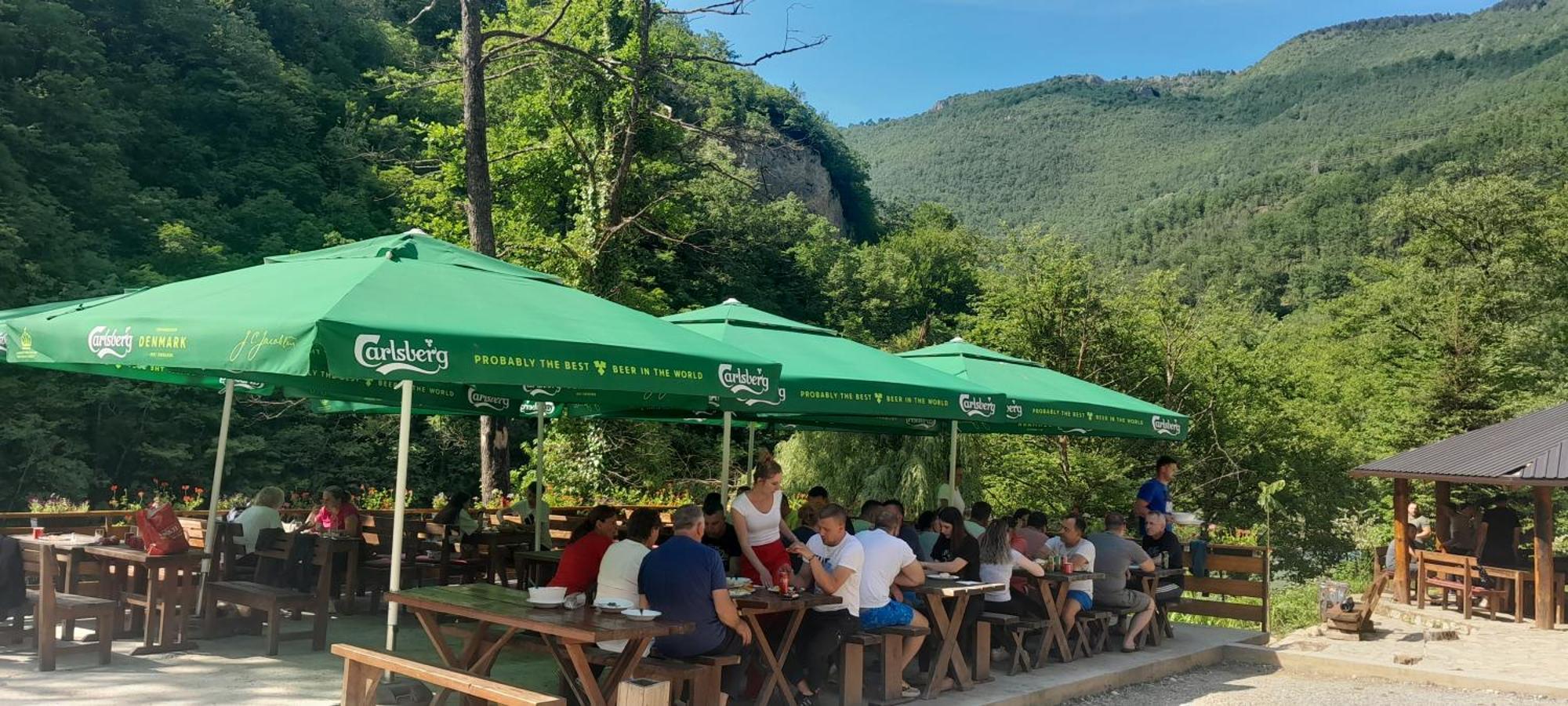 Rafting Camp Encijan Hotel Foca Exterior photo