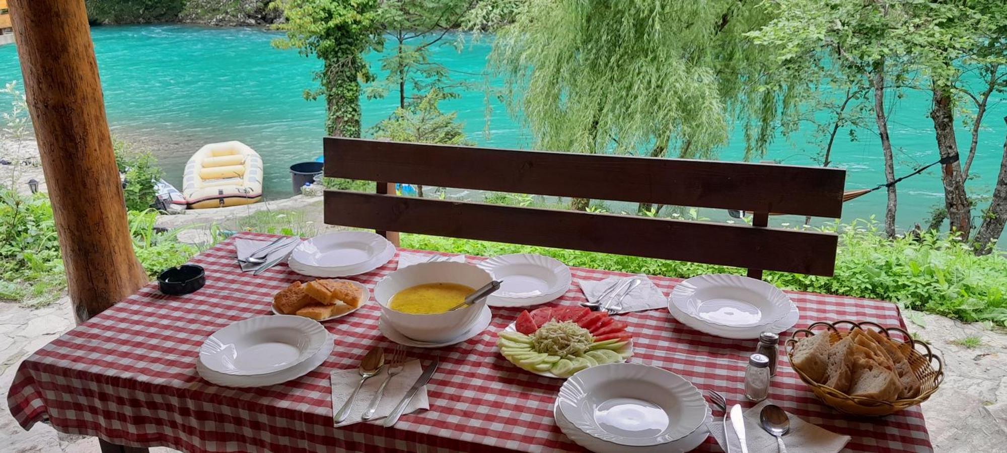 Rafting Camp Encijan Hotel Foca Exterior photo