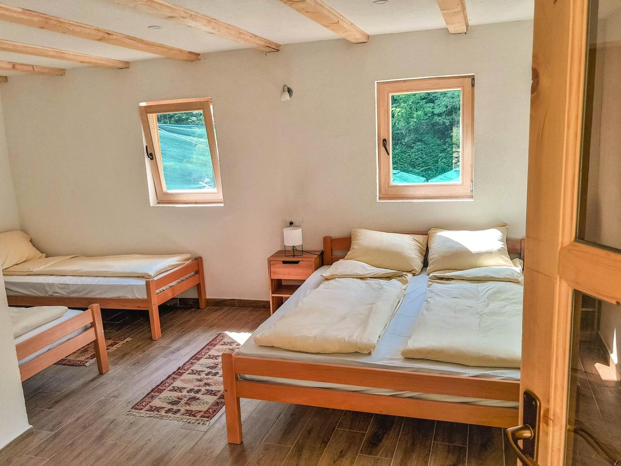 Rafting Camp Encijan Hotel Foca Exterior photo